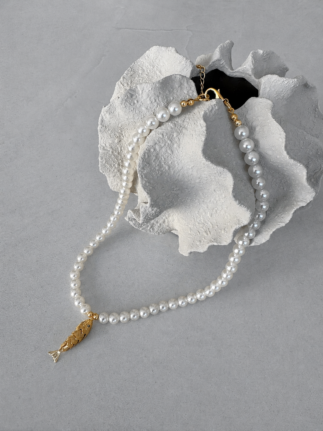 Golden Catch Pearl Necklace
